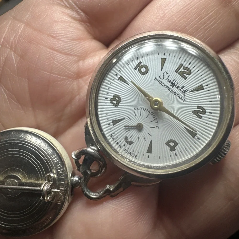 Working Vintage Sheffield Brooch Manual Wind Swiss Made Mint Condition 29mm Runs